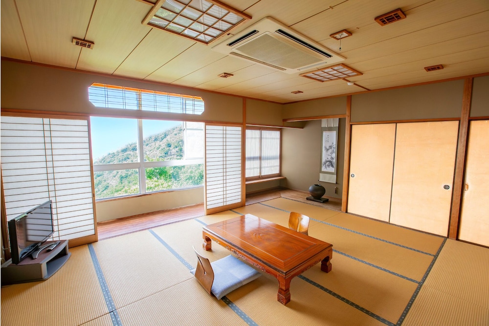 客室1 | 名田忠山荘