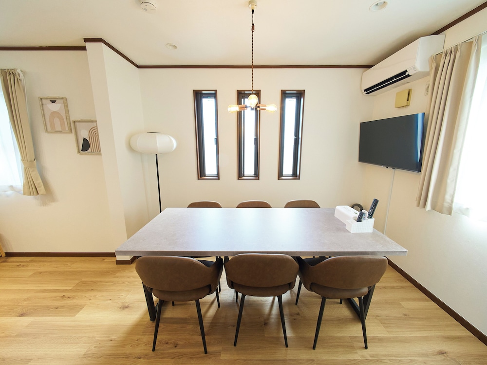 ハウス 4 ベッドルーム 禁煙 キッチン 客室内のダイニングエリア6 | The Prime TOKYO SKYTREE