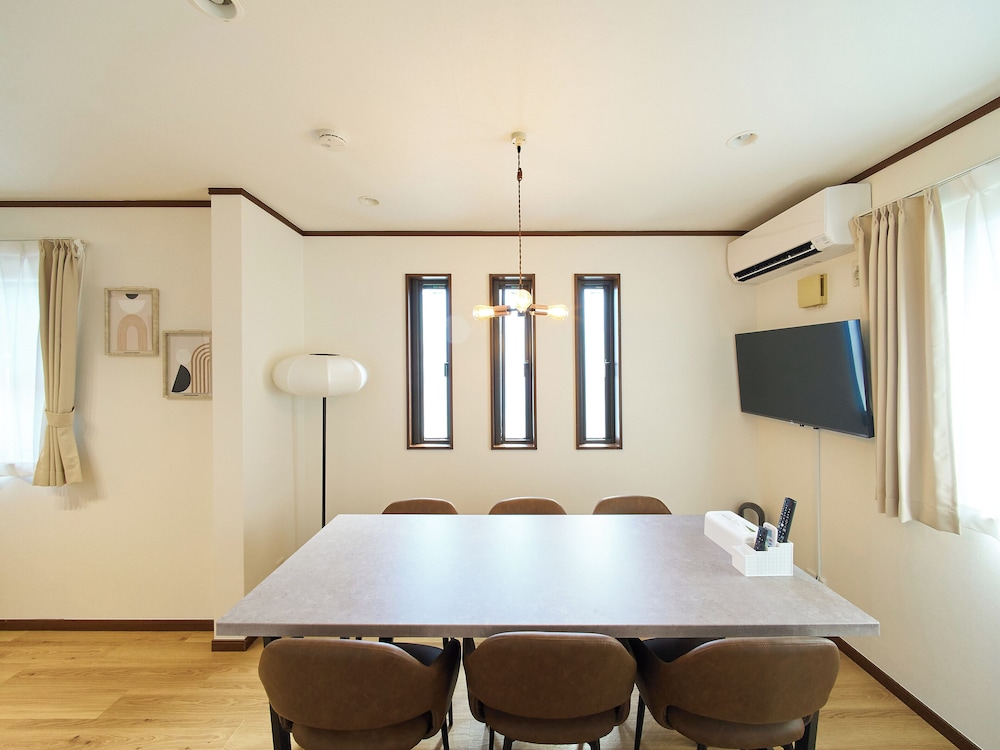 ハウス 4 ベッドルーム 禁煙 キッチン 客室内のダイニングエリア0 | The Prime TOKYO SKYTREE