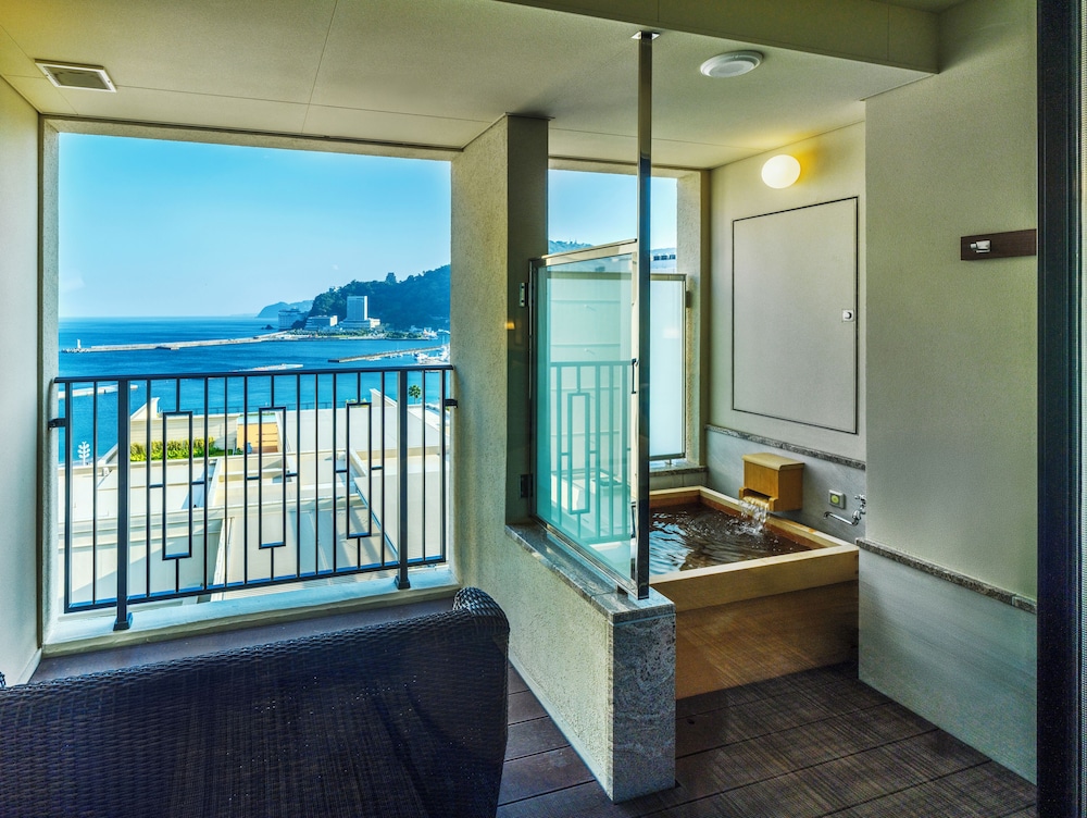 フォース 露天風呂付 禁煙 バスルーム0 | ラビスタ熱海テラス