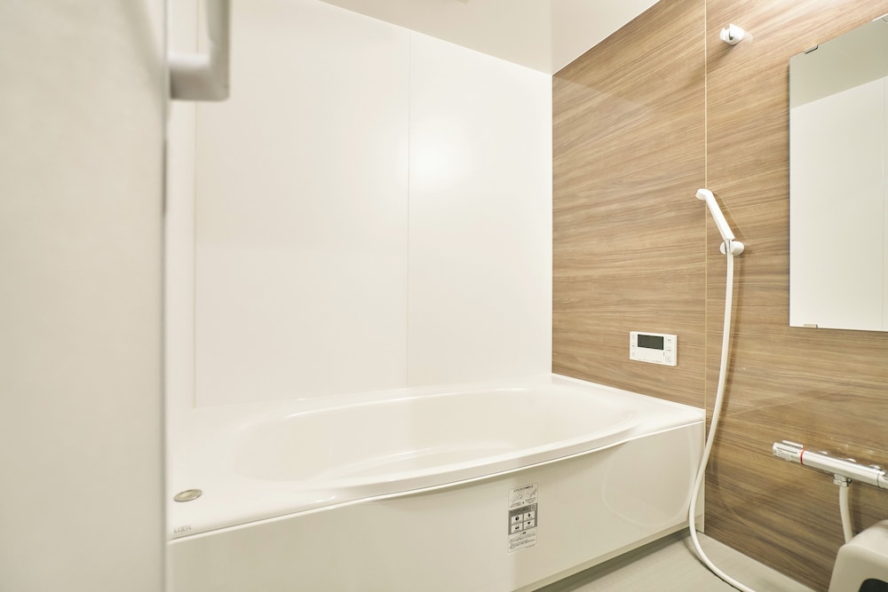 スイート バスルーム1 | トモリ ゲストハウス