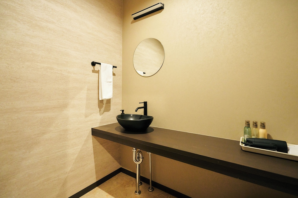 デラックス ルーム バスルーム0 | トモリ ゲストハウス