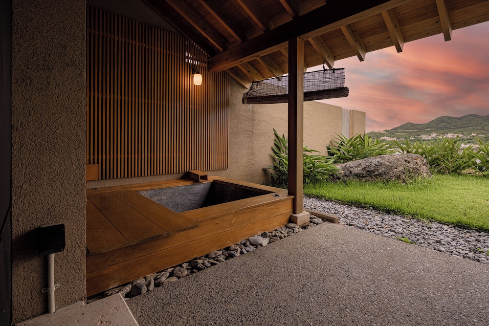 ハウス 禁煙 ガーデンビュー リビング エリア0 | 瀬底山水 別館