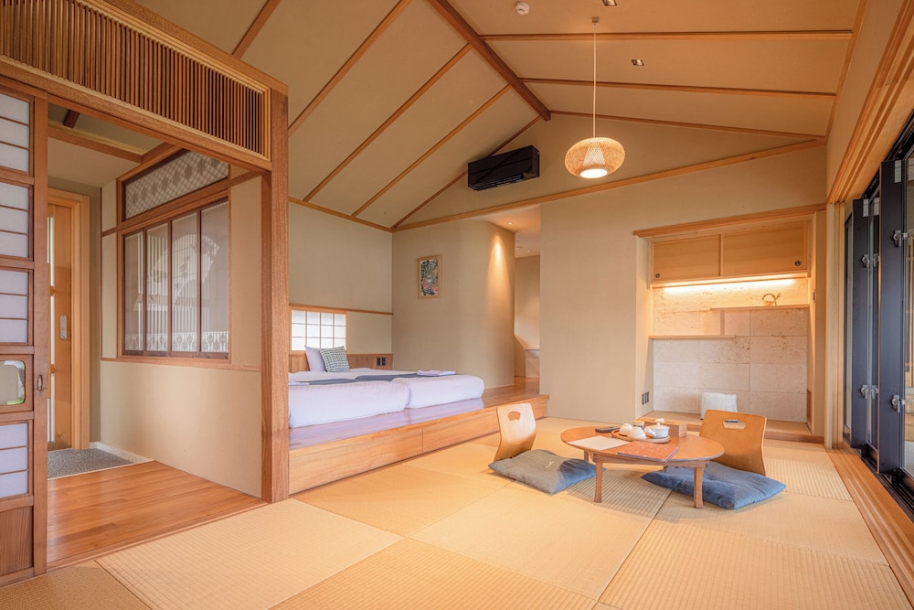 客室1 | 瀬底山水 別館