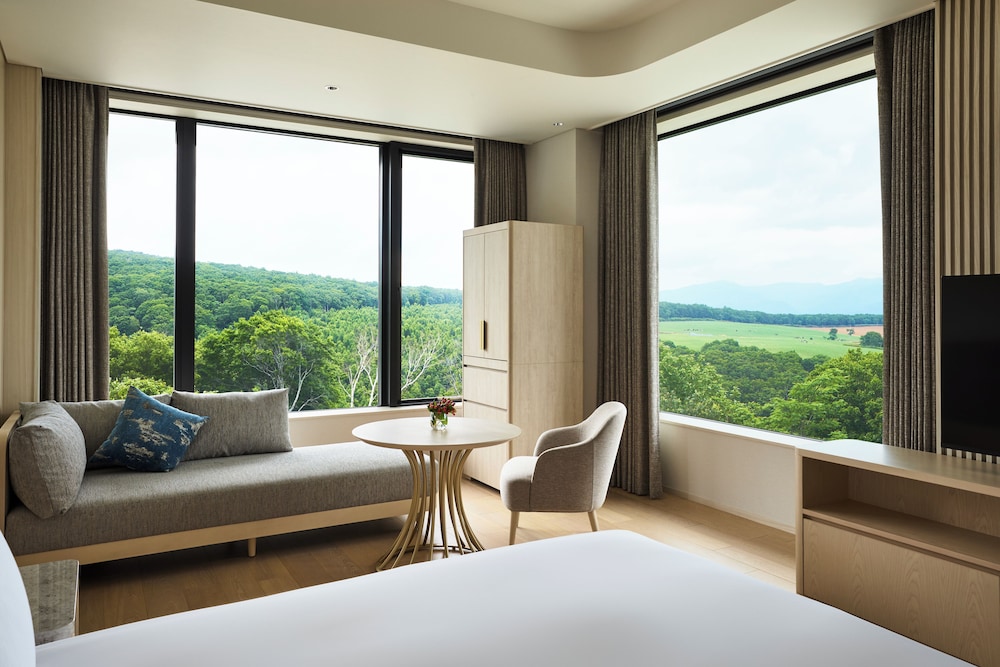 スーペリア ルーム キングベッド 1 台 マウンテンビュー 客室2 | シャレー アイビー ワイス