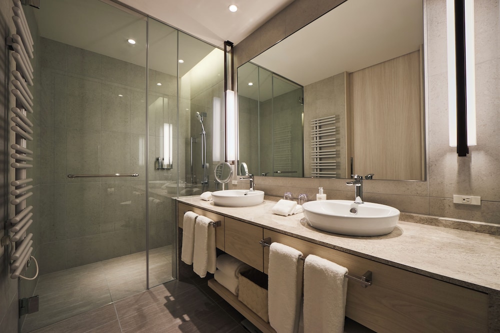 スイート キングベッド 1 台 マウンテンビュー (Onsen Suite) バスルーム0 | シャレー アイビー ワイス