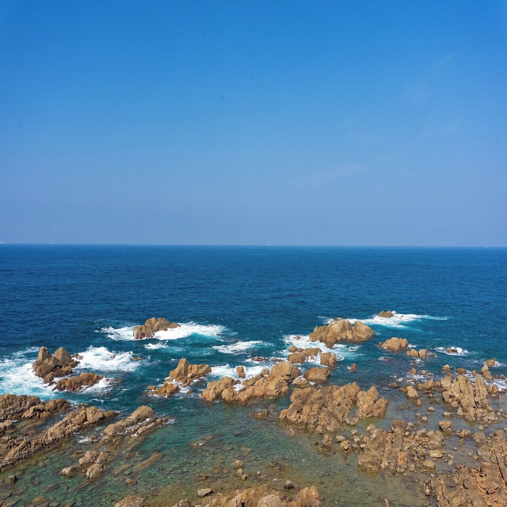 [洋モダン洋室] 33平米 テラス付 信楽焼露天風呂 禁煙 ビーチ / オーシャン ビュー0 | リブマックスリゾート印南シーフロント