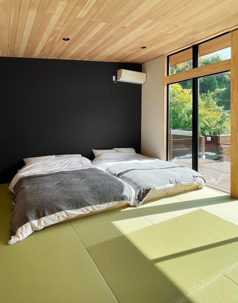 ラグジュアリー ヴィラ リバービュー 客室1 | and RIVER勝浦