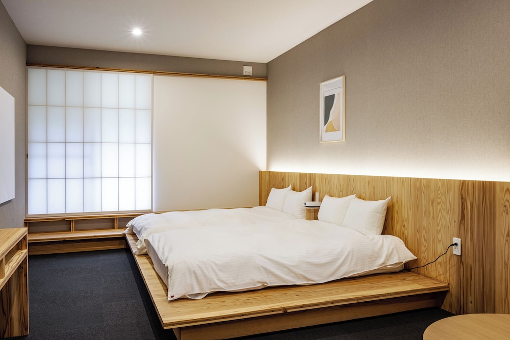 デラックス ツインルーム (Japanese Style) 客室2 | 別府ホテル塒