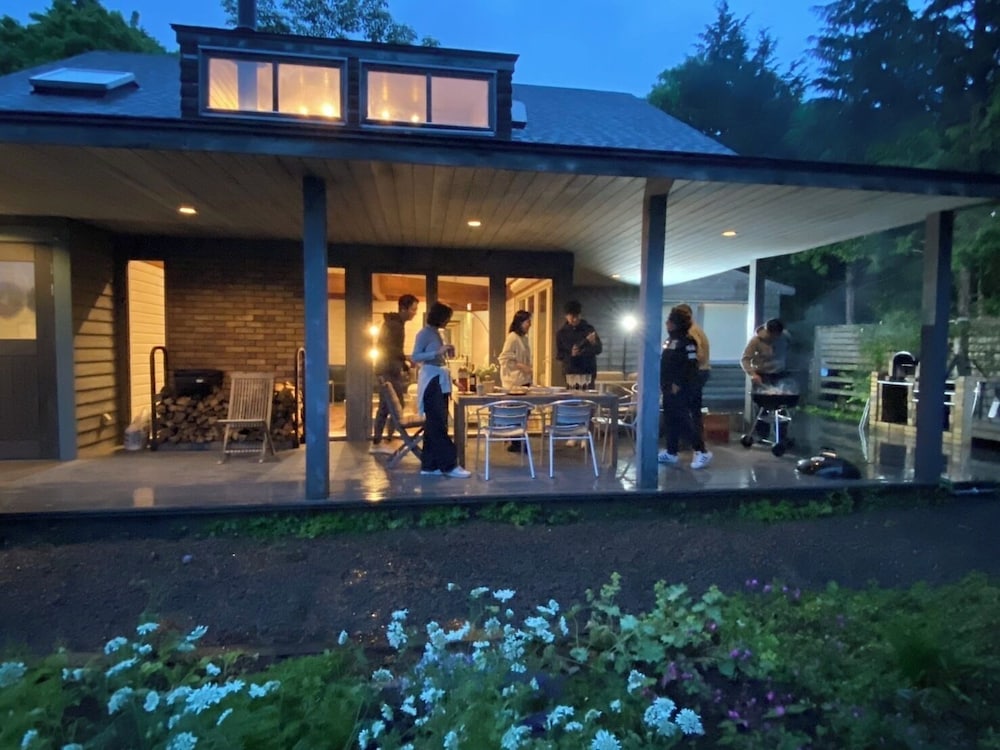 ラグジュアリー コテージ 4 ベッドルーム キッチン ガーデンビュー テラス / パティオ2 | GARDEN SHED