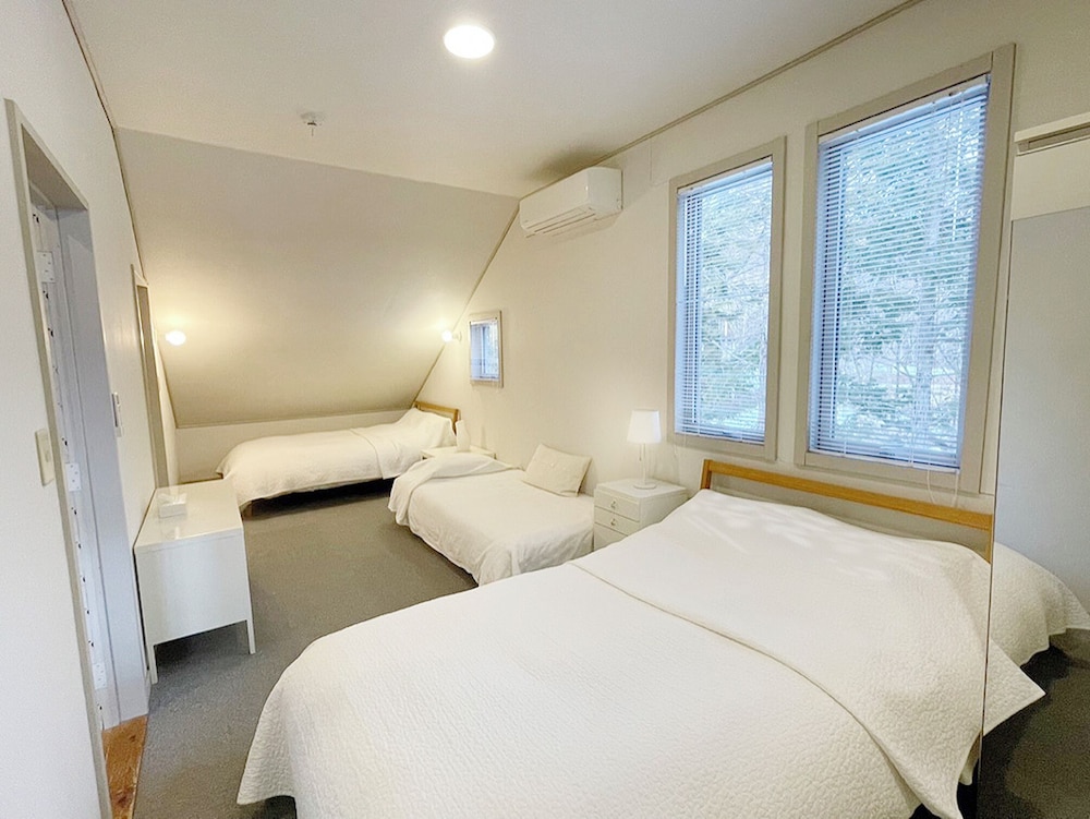 ラグジュアリー コテージ 4 ベッドルーム キッチン ガーデンビュー 客室1 | GARDEN SHED