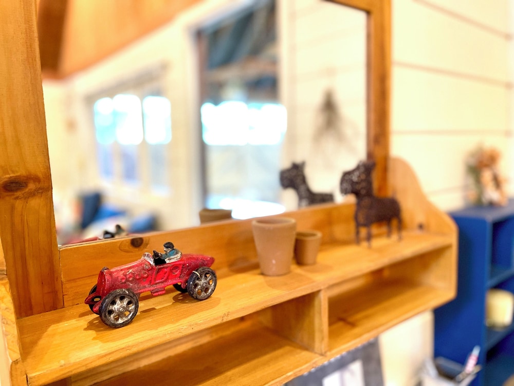 ラグジュアリー コテージ 1 ベッドルーム キッチン ガーデンビュー リビング エリア3 | GARDEN SHED