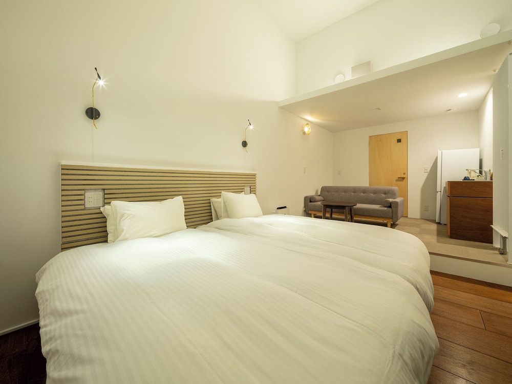 客室1 | 西軽井沢ホテル atelier bla (アトリエ・ブルゥ) by LONGINGHOUSE