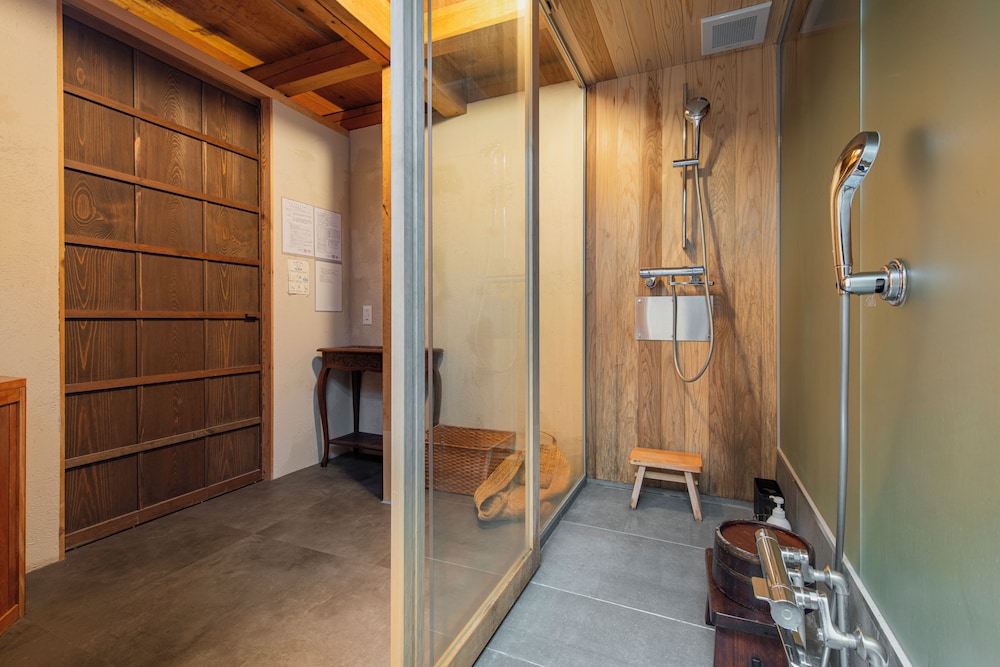 ラグジュアリー スイート リバービュー コーナー バスルーム0 | Onsen＆Garden 七菜