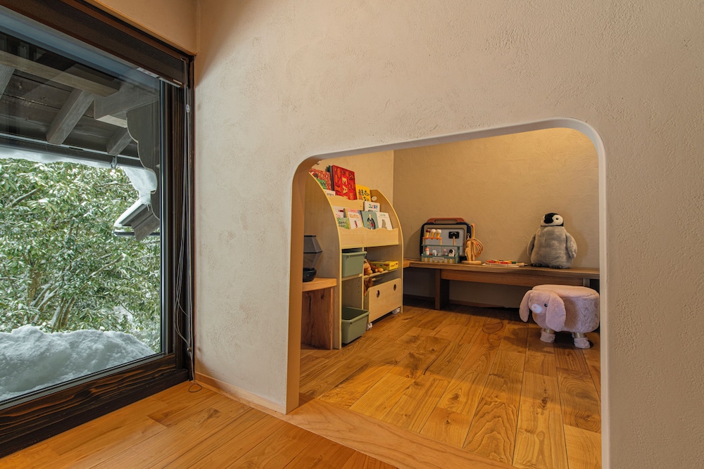 ラグジュアリー スイート リバービュー コーナー 客室2 | Onsen＆Garden 七菜