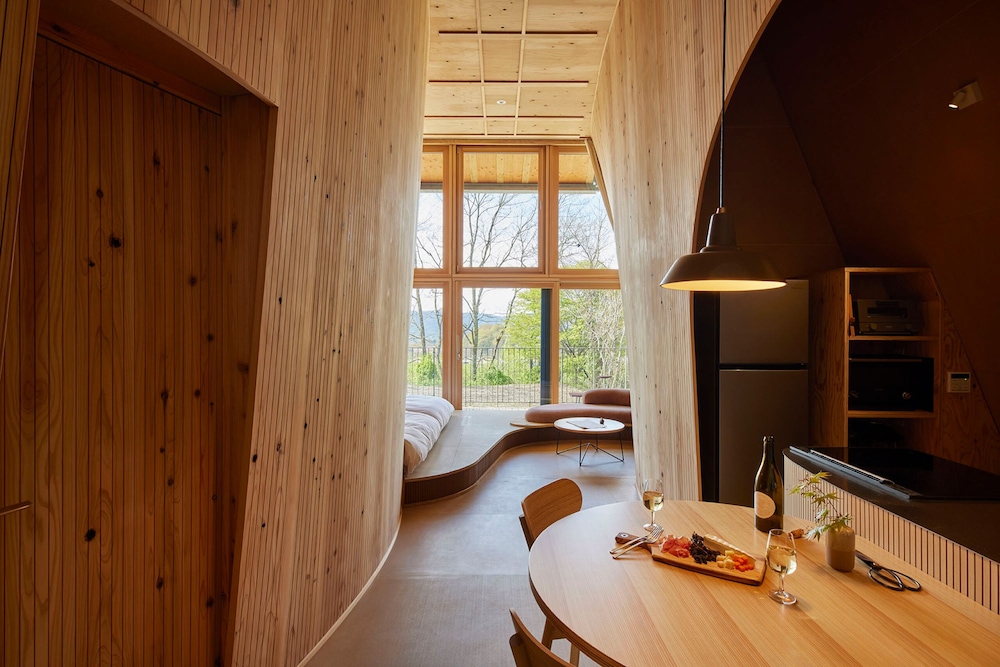 SANU CABIN BEE | シンプル客室 禁煙 リビング エリア0 | SANU 2nd Home 北軽井沢1st
