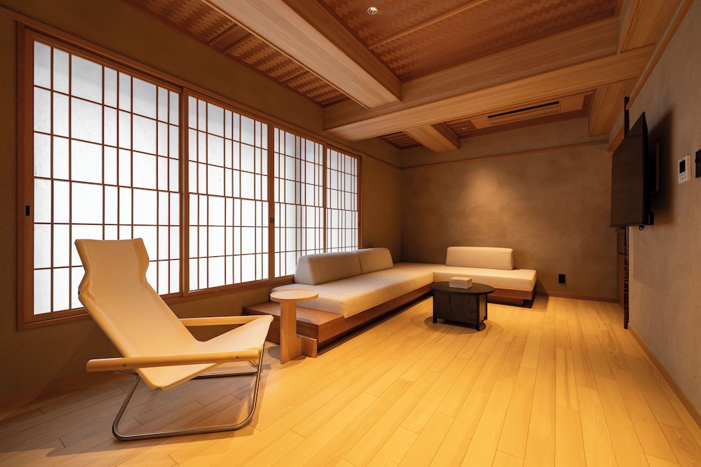 トラディショナル ルーム リビングルーム1 | soyo-ne kyoto sanjo