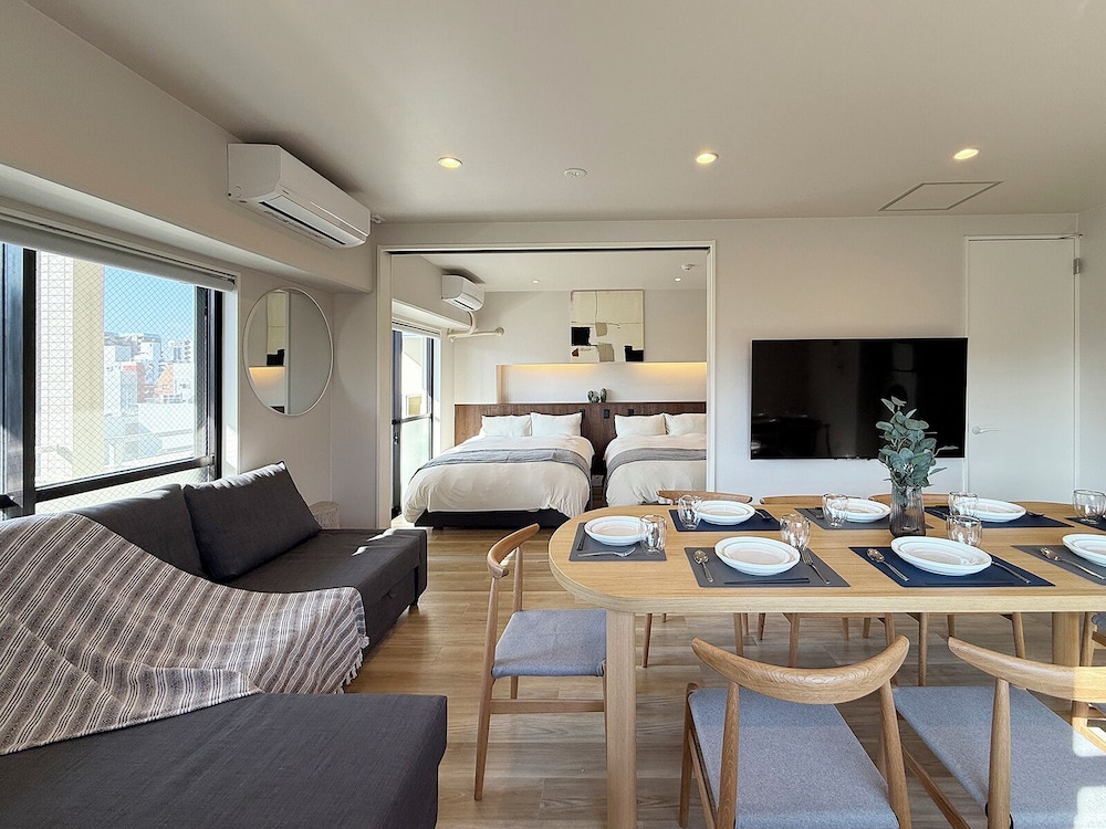 ラグジュアリー アパートメント リビング エリア3 | Grandeur Hamamoto