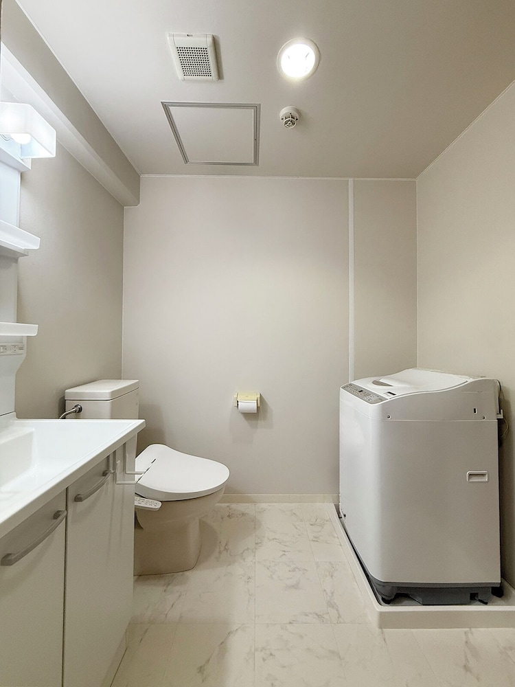 クラシック スタジオ バスルーム1 | Grandeur Hamamoto