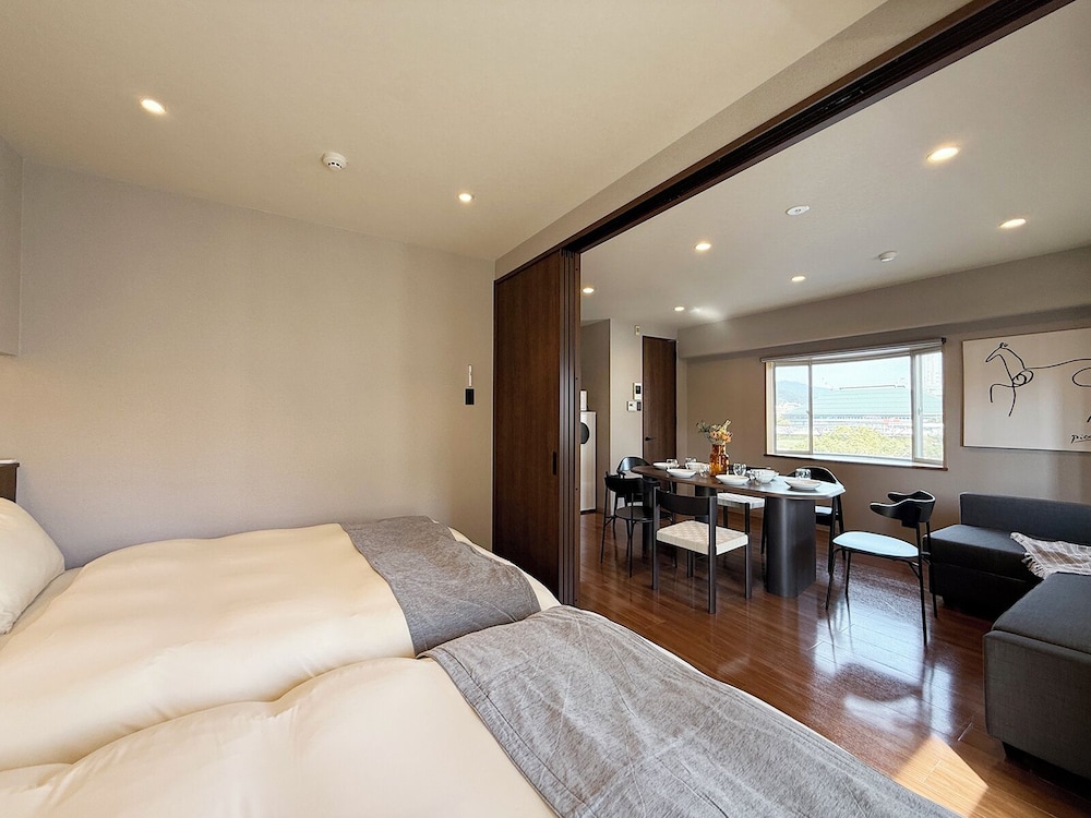 パノラミック アパートメント バルコニー リバービュー 客室1 | Grandeur Hamamoto
