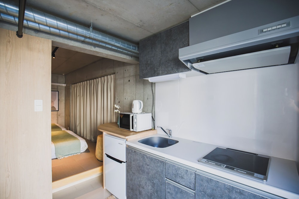 ベーシック アパートメント シティビュー 専用キッチン1 | Namba X