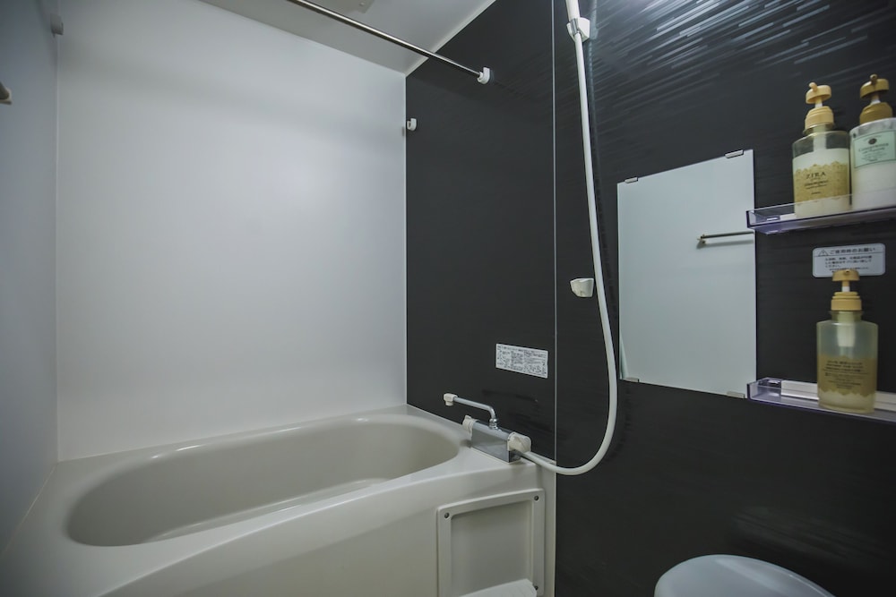 ベーシック アパートメント シティビュー バスルーム1 | Namba X