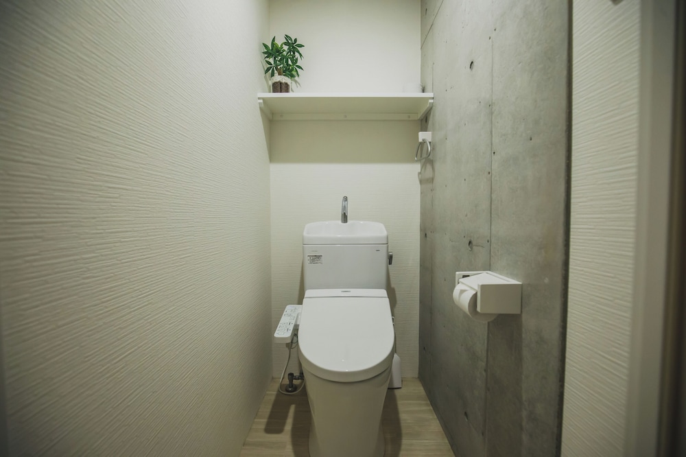 ベーシック アパートメント シティビュー バスルーム1 | Namba X