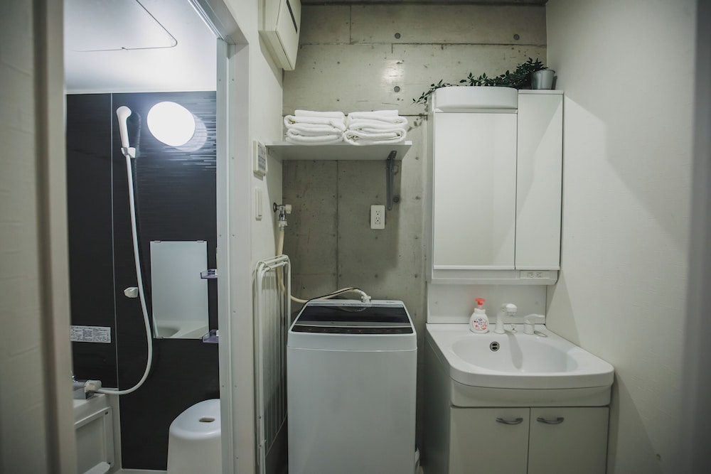 ベーシック アパートメント シティビュー バスルーム3 | Namba X