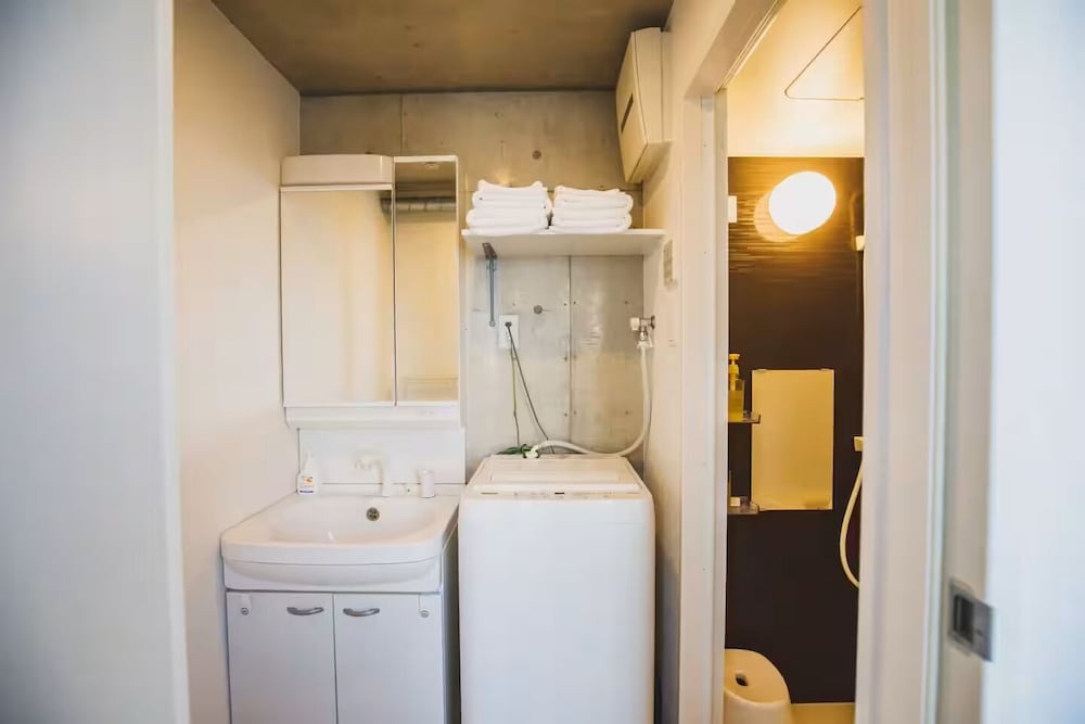 ベーシック アパートメント シティビュー バスルーム0 | Namba X