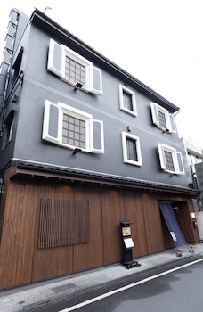 ホテル松の井 酒林