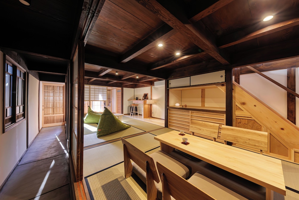 プレミア 4 人部屋 | NIPPONIA HOTEL 伊勢河崎 商人町