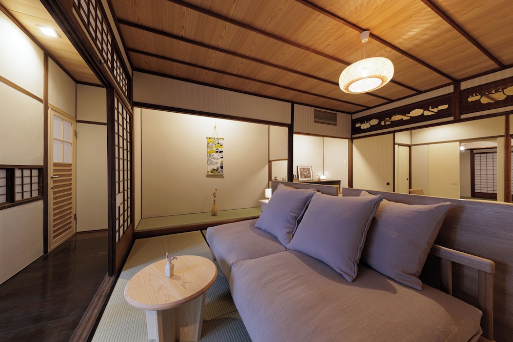 デラックス ツインルーム 客室1 | NIPPONIA HOTEL 伊勢河崎 商人町