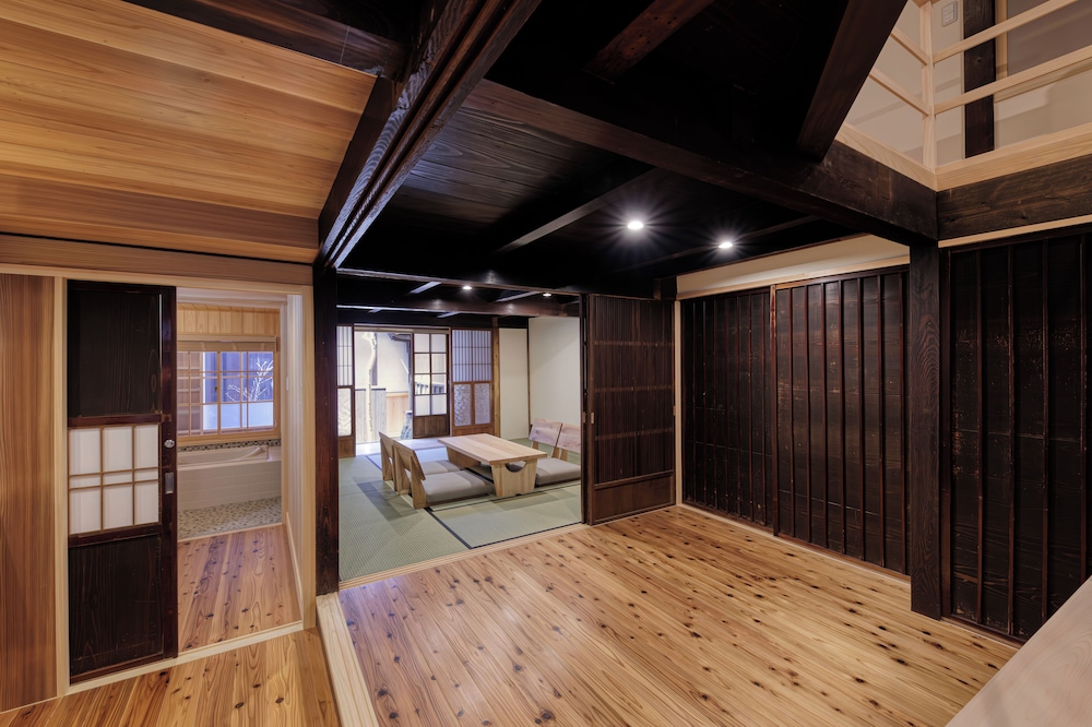 デラックス トリプルルーム 客室4 | NIPPONIA HOTEL 伊勢河崎 商人町