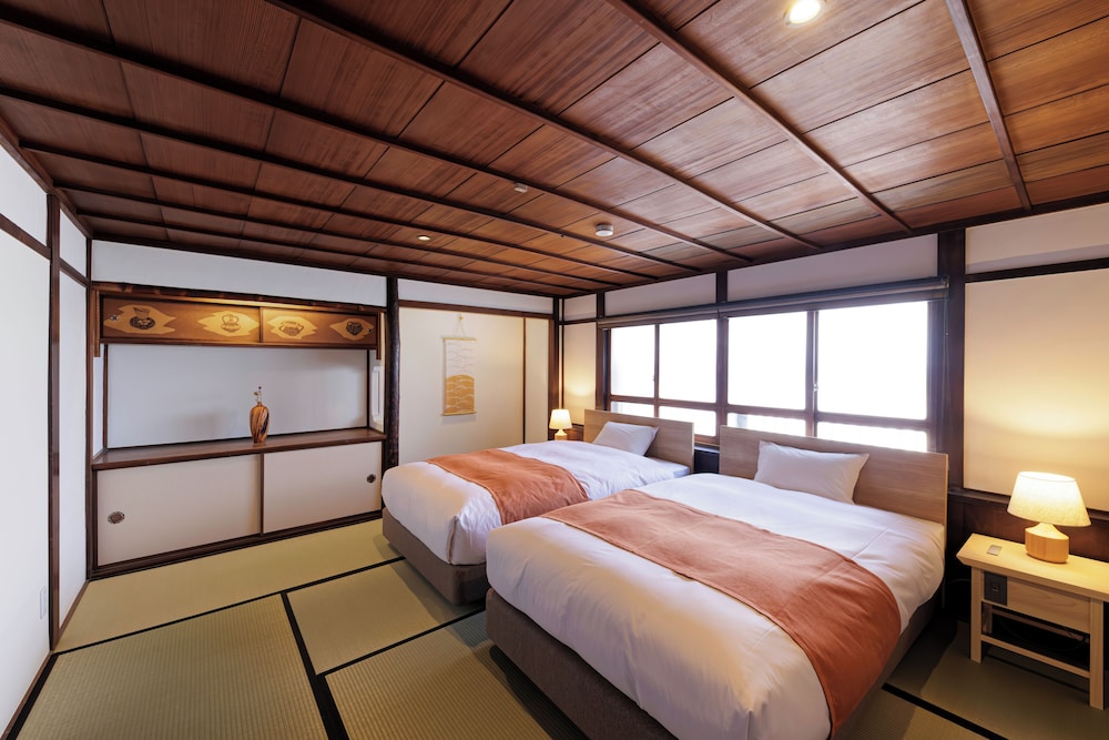 デラックス 4 人部屋 客室2 | NIPPONIA HOTEL 伊勢河崎 商人町