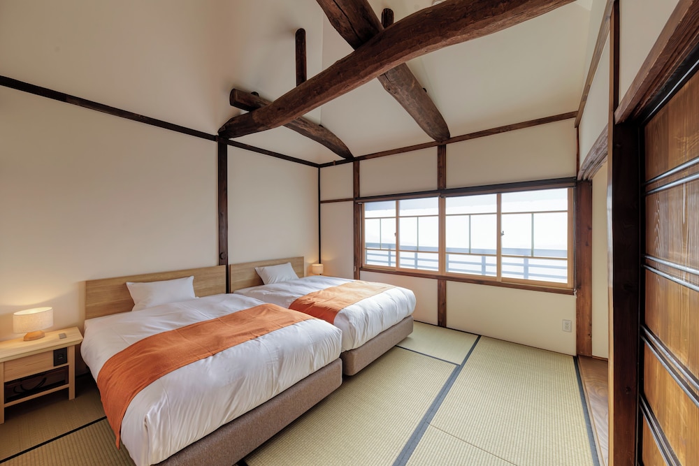プレミア 4 人部屋 客室3 | NIPPONIA HOTEL 伊勢河崎 商人町