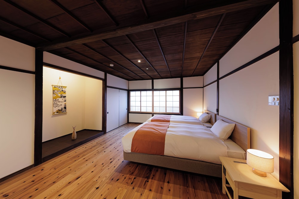 プレミア 4 人部屋 客室4 | NIPPONIA HOTEL 伊勢河崎 商人町