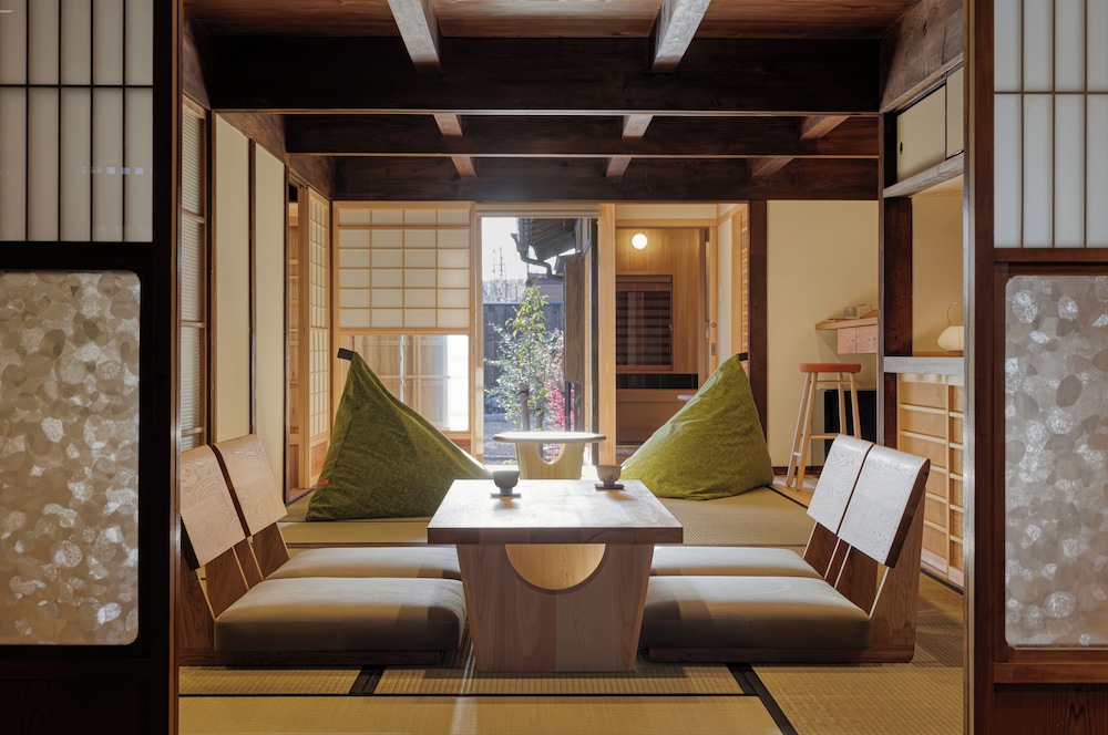 プレミア 4 人部屋 客室2 | NIPPONIA HOTEL 伊勢河崎 商人町