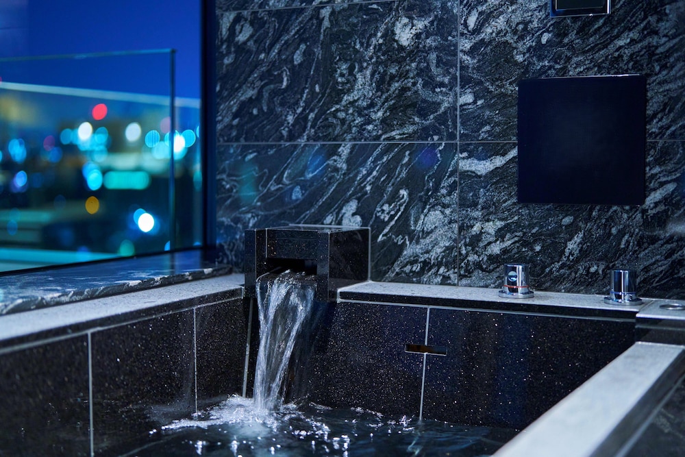 ラグジュアリー キャッスルビュー ツイン 禁煙 バスルーム0 | エスパシオ ナゴヤキャッスル