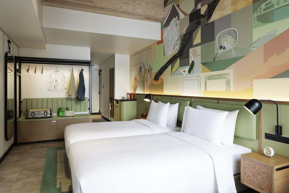 デラックス ルーム シングルベッド 2 台 客室3 | キャプション by Hyatt 兜町 東京