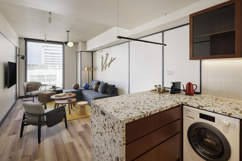 スイート キングベッド 1 台ソファーベッド付き 客室4 | キャプション by Hyatt 兜町 東京