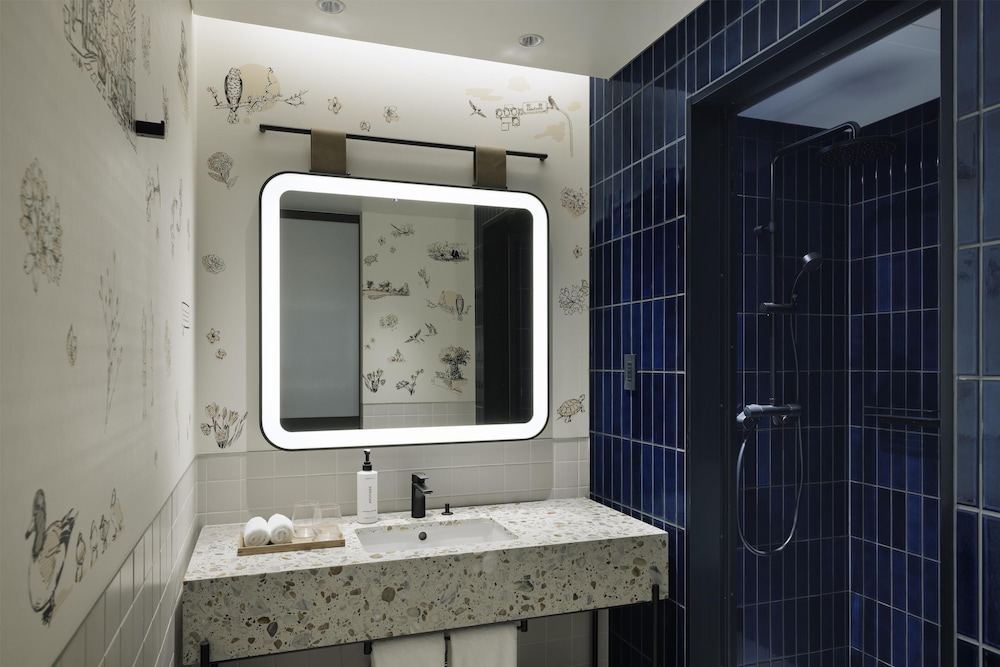 スイート キングベッド 1 台ソファーベッド付き バスルーム0 | キャプション by Hyatt 兜町 東京