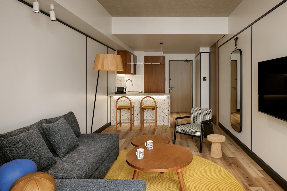 スイート キングベッド 1 台ソファーベッド付き 客室1 | キャプション by Hyatt 兜町 東京