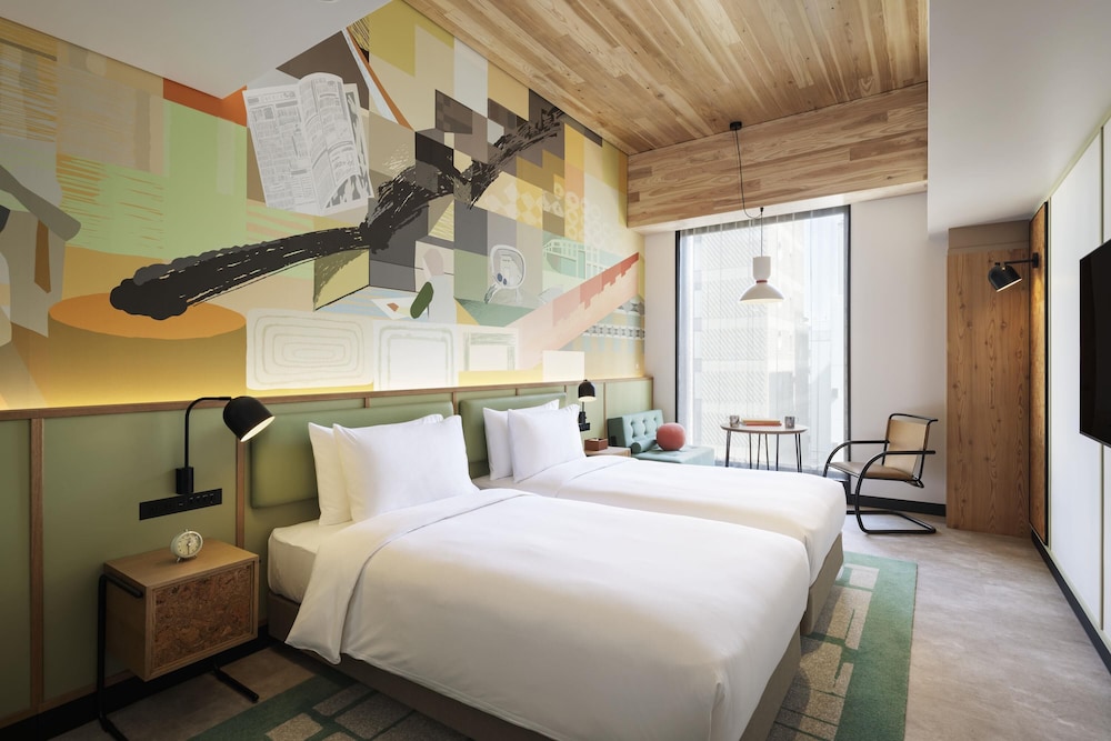 デラックス ルーム シングルベッド 2 台 客室4 | キャプション by Hyatt 兜町 東京