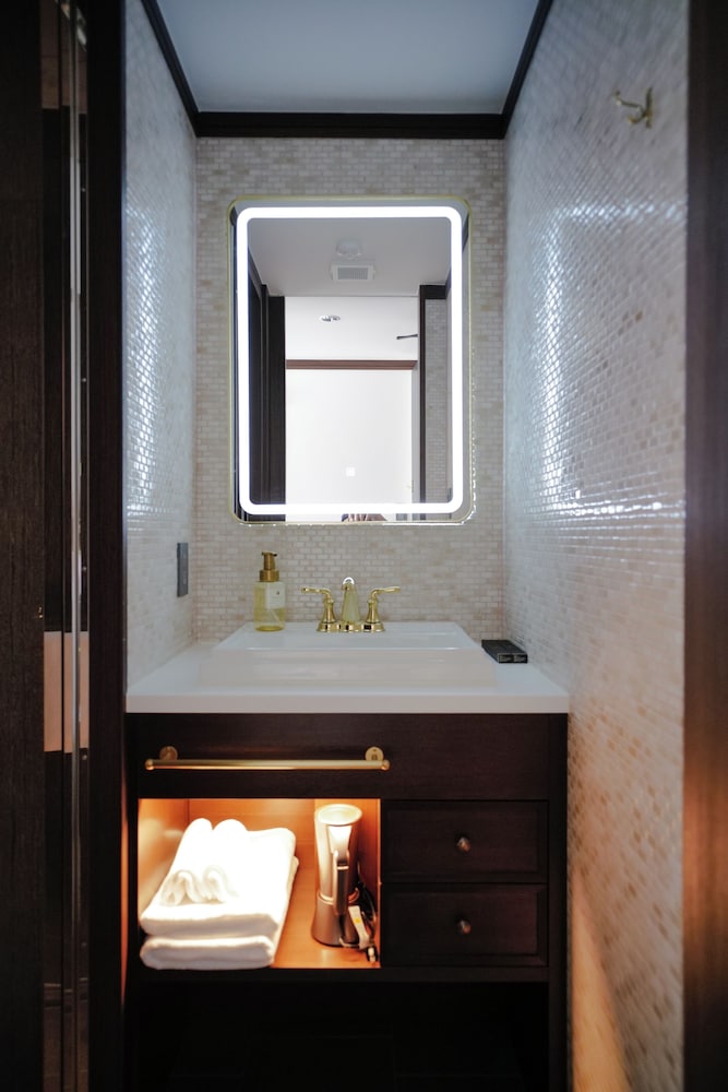 スタンダード ダブルルーム バスルーム3 | KIORI Exec Muromachi