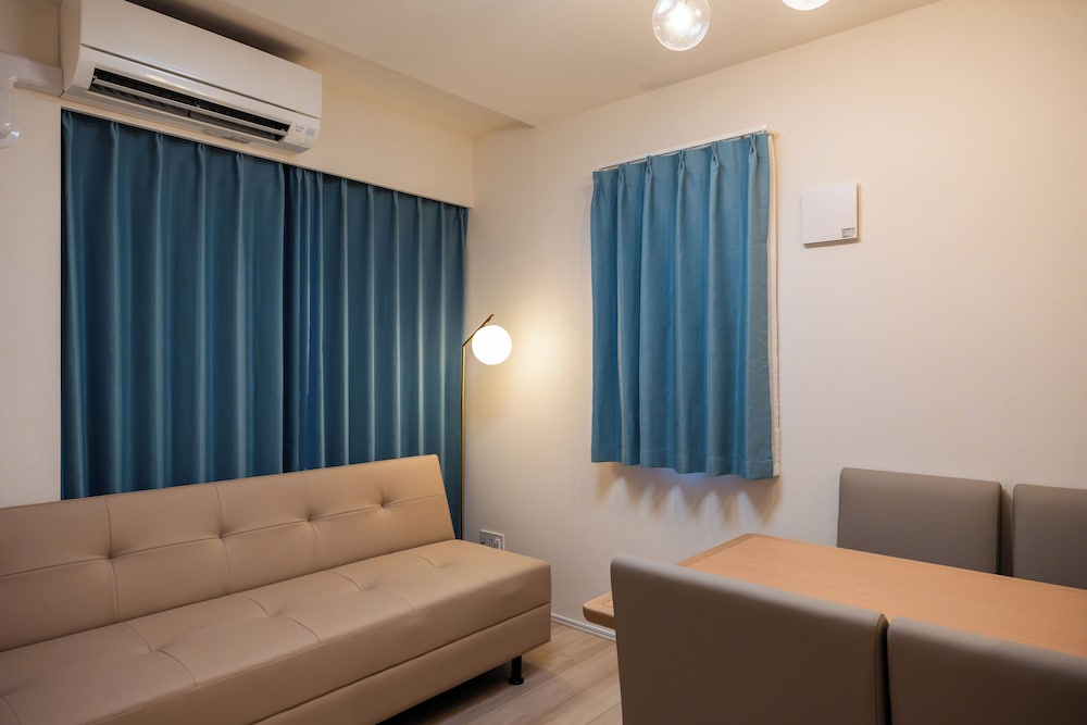 シティ スイート リビング エリア2 | LAKU HOTEL ASAKUSA