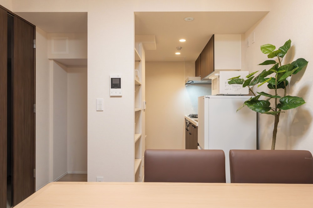 ルーム リビング エリア4 | LAKU HOTEL ASAKUSA