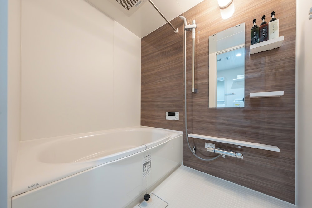 ルーム バスルーム5 | LAKU HOTEL ASAKUSA