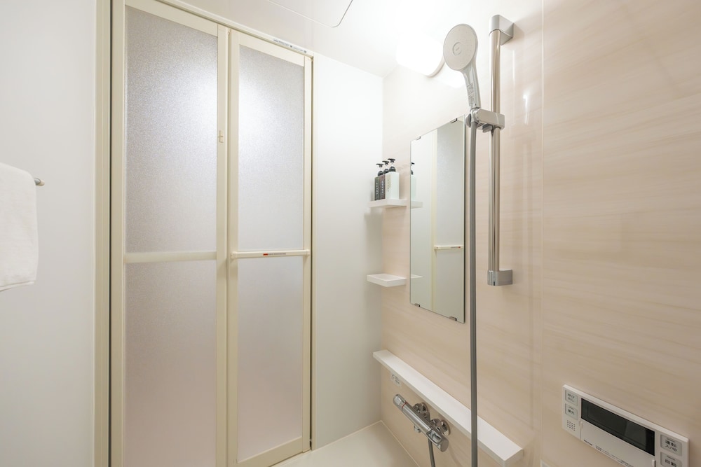 ベーシック ルーム バスルーム4 | LAKU HOTEL ASAKUSA