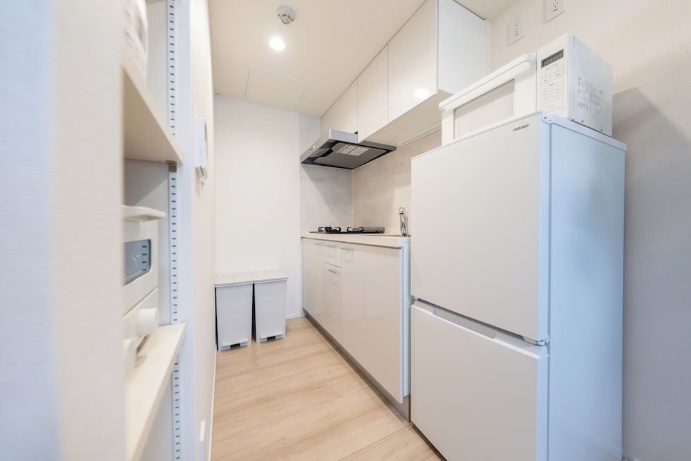 ベーシック ルーム 専用キッチン1 | LAKU HOTEL ASAKUSA