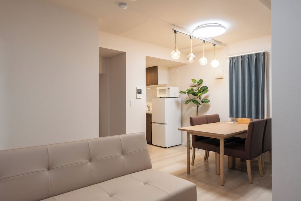 ルーム リビング エリア5 | LAKU HOTEL ASAKUSA